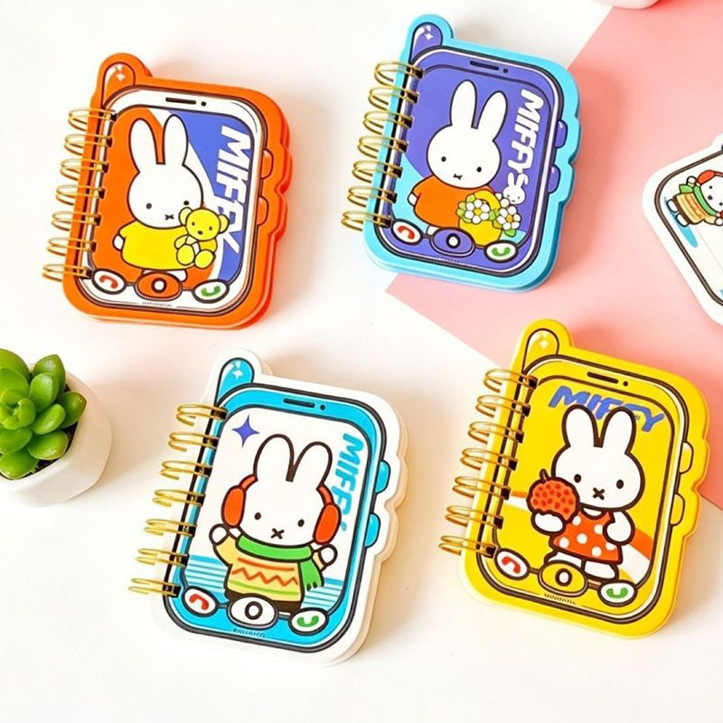 Anime Cosplay Coloring Pages - Sevimli Miffy Dizüstü Anime Telefon Şekilli